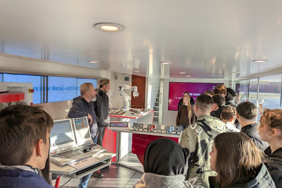 M+E InfoTruck auf unserem Schulgelände